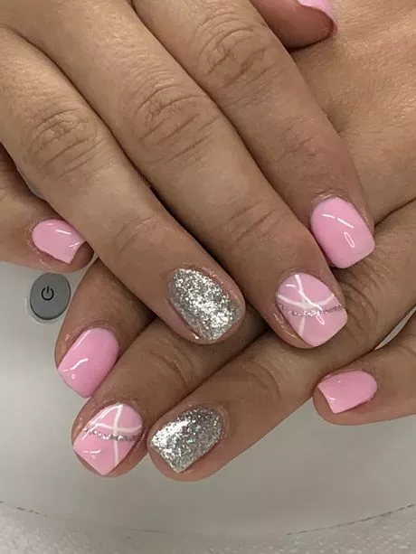 pink-white-silver-nails-22_3-12 Unghii roz alb argintiu