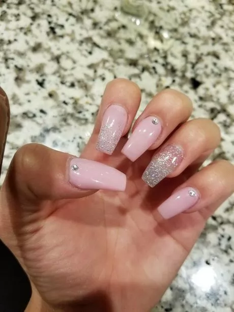 pink-white-silver-nails-22_7-16 Unghii roz alb argintiu