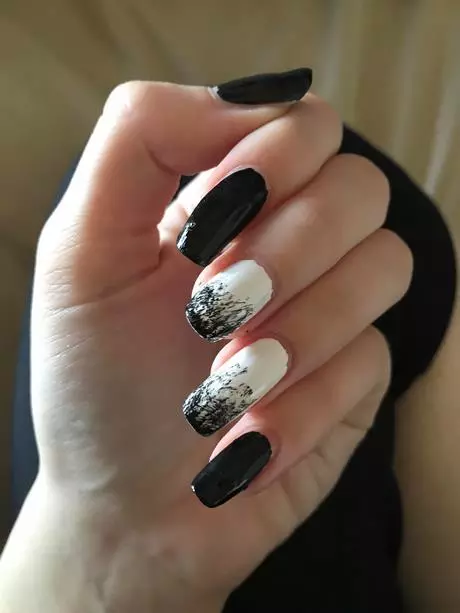 plain-black-and-white-nails-56_15-8 Unghii simple alb-negru