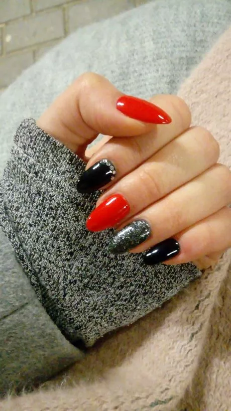 red-and-black-prom-nails-63_12-5 Roșu și negru bal cuie