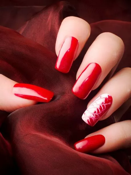 red-and-white-striped-nails-93_7-15 Unghii cu dungi roșii și albe