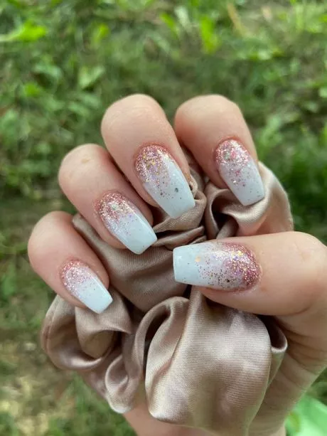 rose-gold-and-white-ombre-nails-10-2 Aur roz și unghii Ombre albe