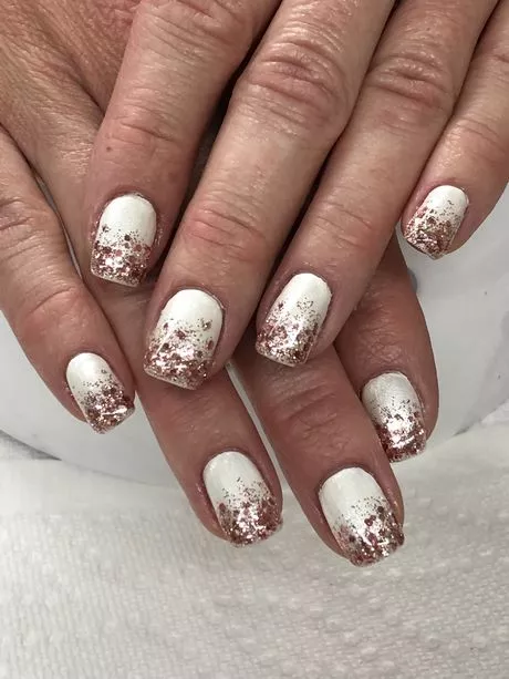 rose-gold-and-white-ombre-nails-10_11-4 Aur roz și unghii Ombre albe