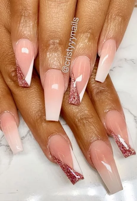 rose-gold-and-white-ombre-nails-10_9-19 Aur roz și unghii Ombre albe
