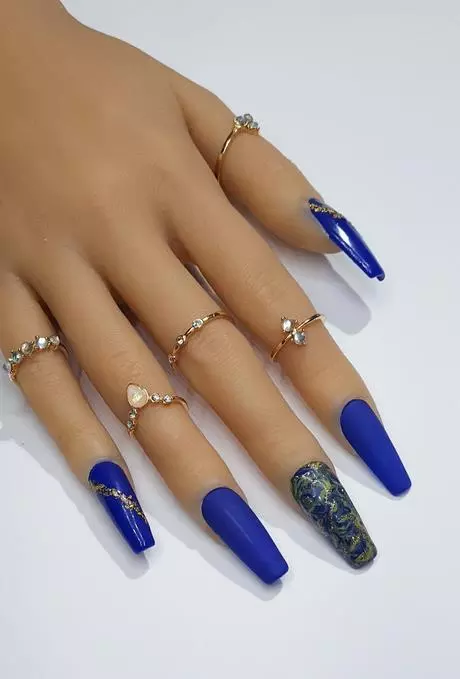 royal-blue-long-nails-60_3-10 Unghii lungi albastru regal