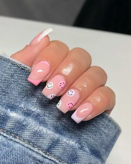 short-acrylic-nails-pink-87_4-11 Unghii scurte acrilice roz