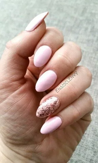 short-almond-pink-nails-98_13-6 Unghii scurte roz migdale