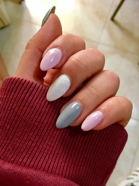 simple-pink-and-white-nails-98_16-8 Unghii simple roz și albe