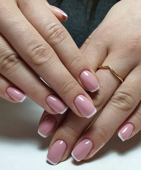 simple-pink-and-white-nails-98_2-11 Unghii simple roz și albe