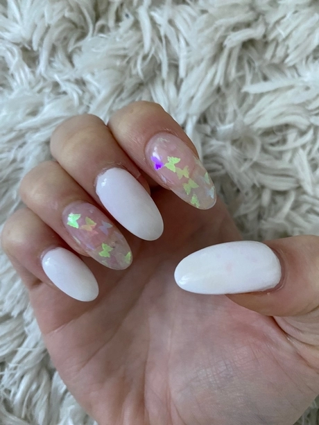 simple-pink-and-white-nails-98_8-17 Unghii simple roz și albe