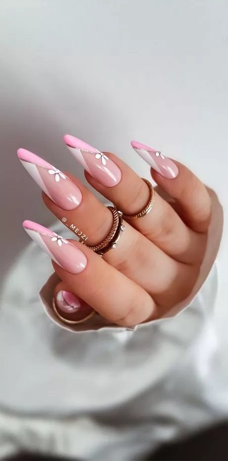 soft-pink-nails-with-design-33_13-7 Unghii roz moale cu design