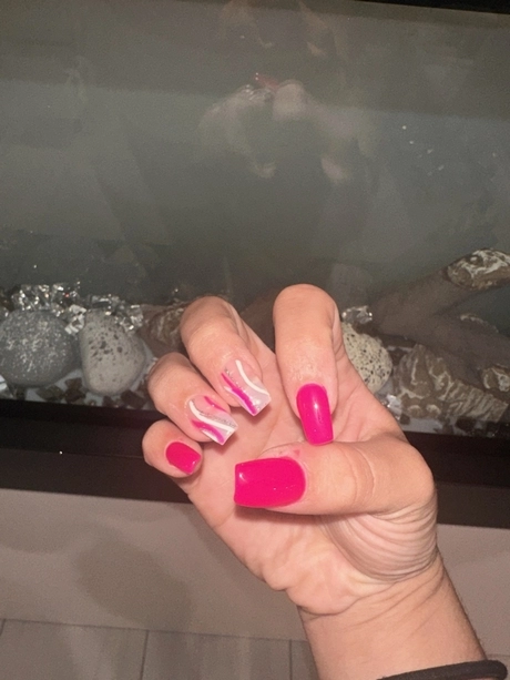 summer-hot-pink-nails-18-1 Unghii roz fierbinte de vară