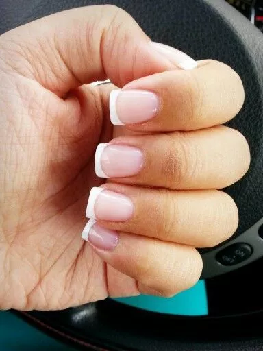 white-and-pink-acrylic-nails-85_16-8 Unghii acrilice albe și roz