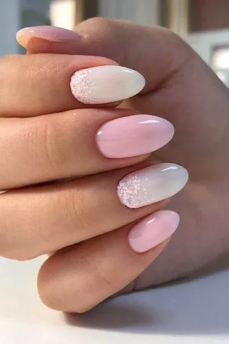 white-and-pink-nail-ideas-31_9-18 Idei de unghii albe și roz