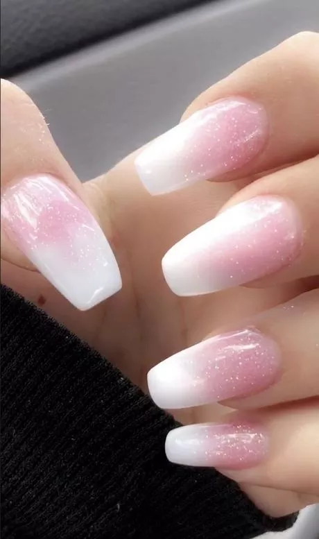 white-and-pink-ombre-nails-with-glitter-48_2-10 Unghii ombre albe și roz cu sclipici