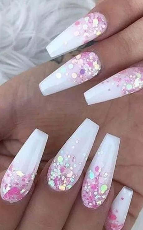 white-and-pink-ombre-nails-with-glitter-48_4-13 Unghii ombre albe și roz cu sclipici
