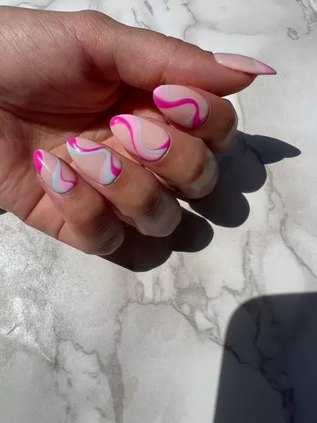 white-and-pink-swirl-nails-91_10-4 Unghii vârtej alb și roz