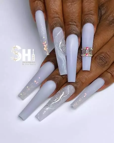 white-long-nails-with-diamonds-73-1 Unghii lungi albe cu diamante