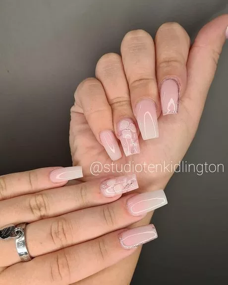 white-nails-pink-design-86_11-4 Unghii albe Design roz