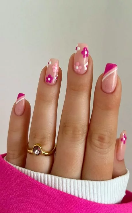 white-nails-with-pink-flowers-20_11-4 Unghii albe cu flori roz