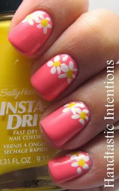 white-nails-with-pink-flowers-20_15-8 Unghii albe cu flori roz