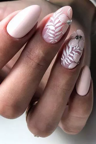 white-nails-with-pink-flowers-20_2-10 Unghii albe cu flori roz