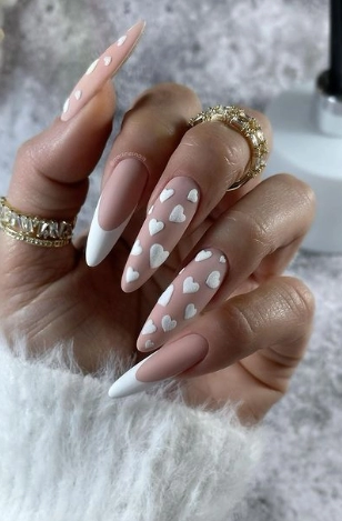 white-nails-with-pink-heart-50-3 Unghii albe cu inima roz