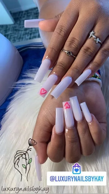 white-nails-with-pink-heart-50_10-4 Unghii albe cu inima roz
