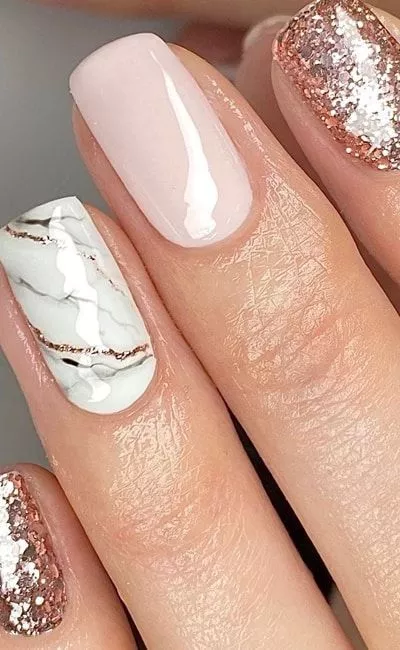 white-nails-with-rose-gold-glitter-65_14-7 Unghii albe cu sclipici din aur roz
