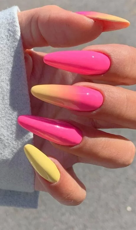 yellow-and-pink-nail-ideas-85_8-19 Idei de unghii galbene și roz