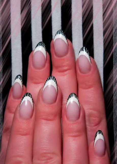 zebra-print-french-tip-nails-83_2-11 Zebra print Franceză sfat cuie
