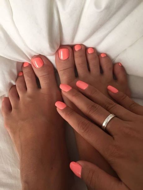 best-toenail-colors-for-spring-2022-30_10 Cele mai bune culori pentru unghiile de la picioare pentru primăvara anului 2022