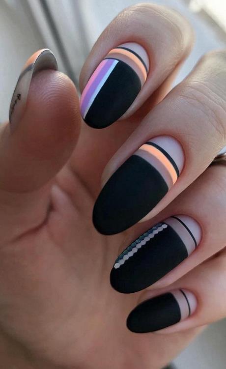 black-nail-designs-2022-51_12 Modele de unghii negre 2022