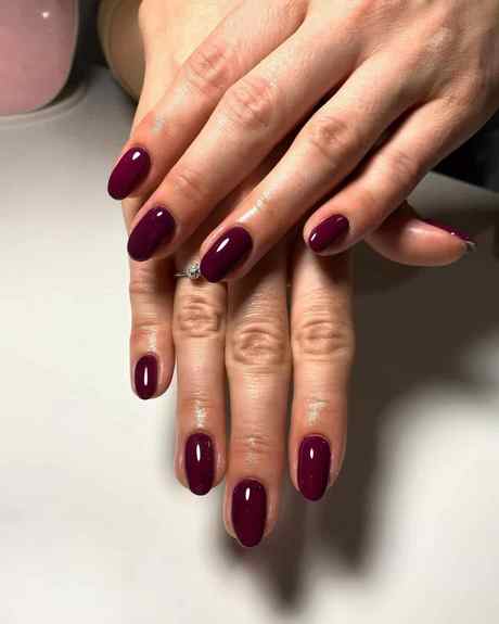 burgundy-nail-designs-2022-90_18 Modele de unghii Burgundia 2022