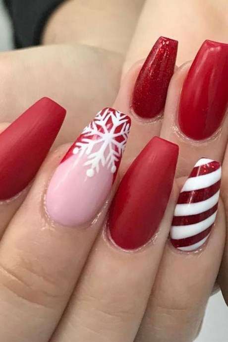 christmas-gel-nail-designs-2022-16_9 Modele de unghii cu gel de Crăciun 2022