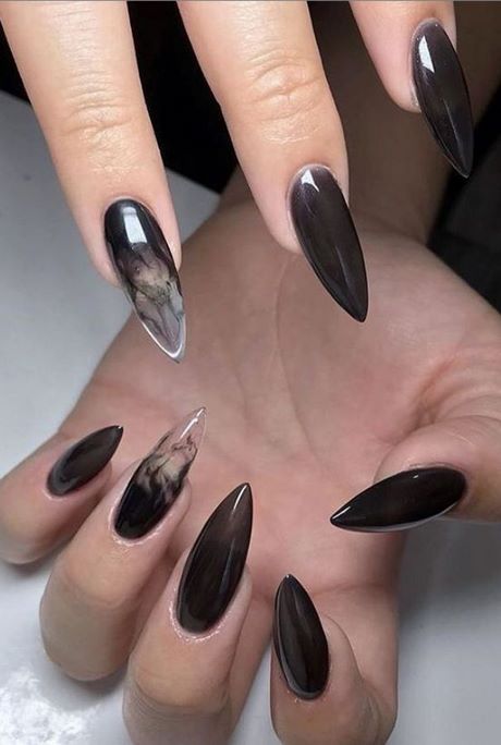 dark-nail-designs-2022-23_9 Modele de unghii întunecate 2022