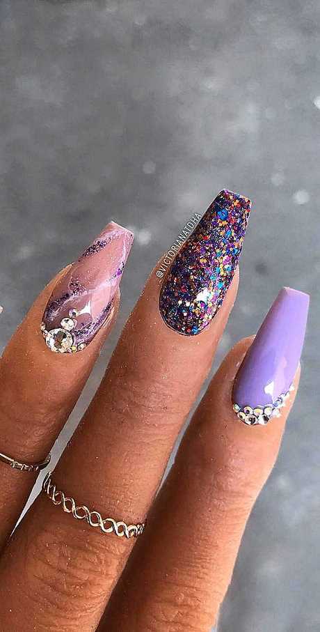 different-nail-designs-2022-90 Diferite modele de unghii 2022