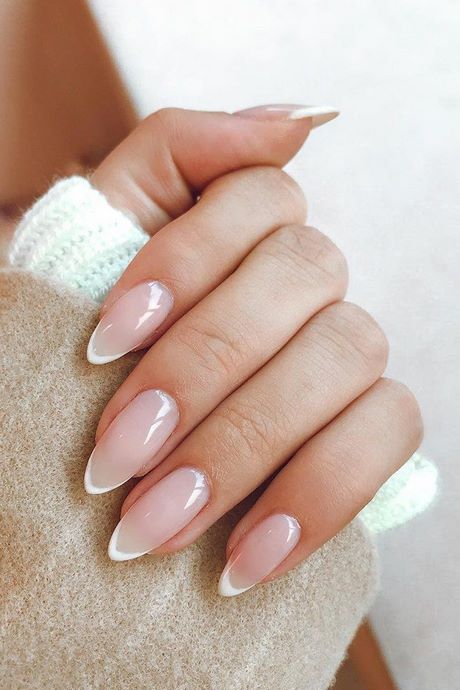 french-manicure-designs-2022-36_19 Modele de manichiură franceză 2022