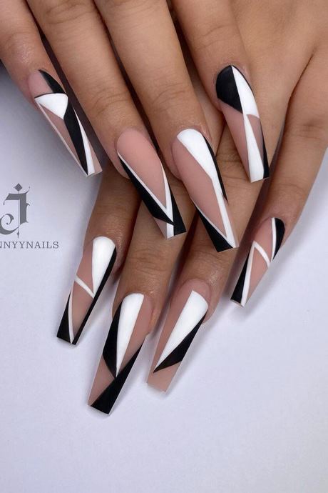 hottest-nail-designs-2022-29 Cele mai tari modele de unghii 2022