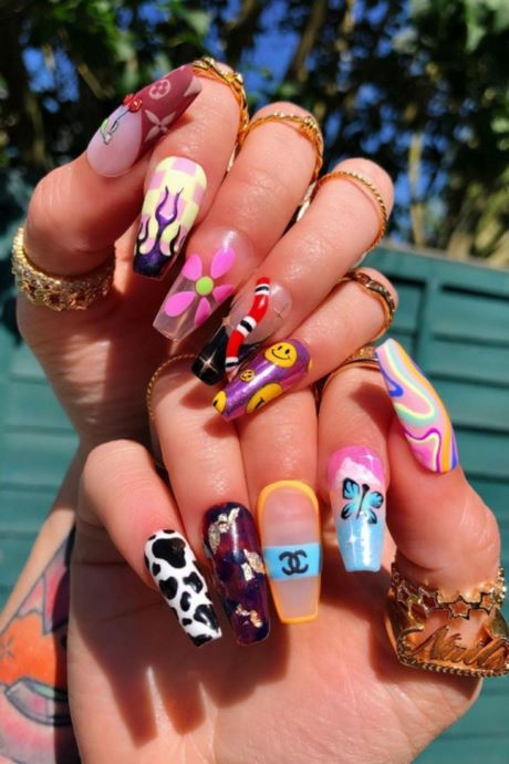 nail-art-ideas-for-summer-2022-45_13 Idei de unghii pentru vara 2022