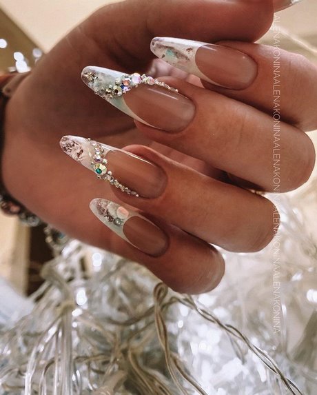 nail-designs-with-diamonds-2022-12_6 Modele de unghii cu diamante 2022