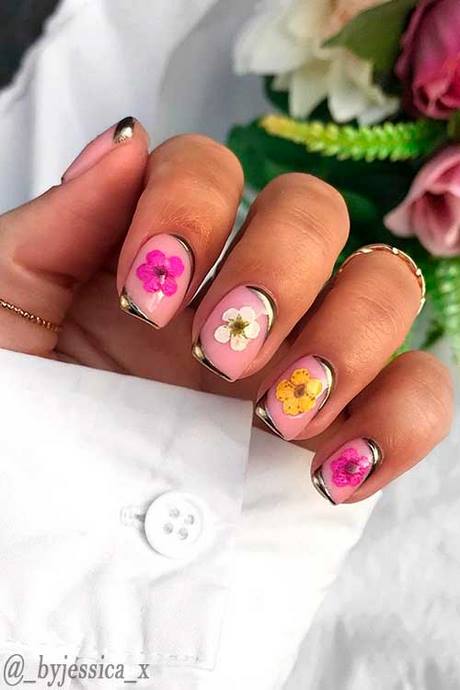 nail-flower-designs-2022-11_11 Modele de flori de unghii 2022