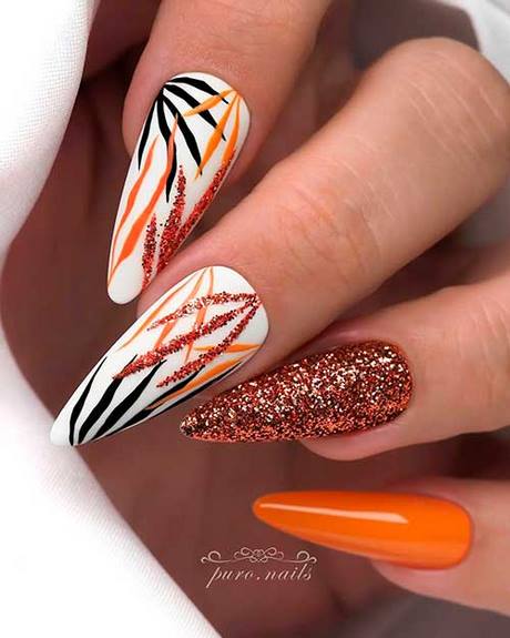 new-nail-designs-for-fall-2022-35_8 Noi modele de unghii pentru toamna anului 2022