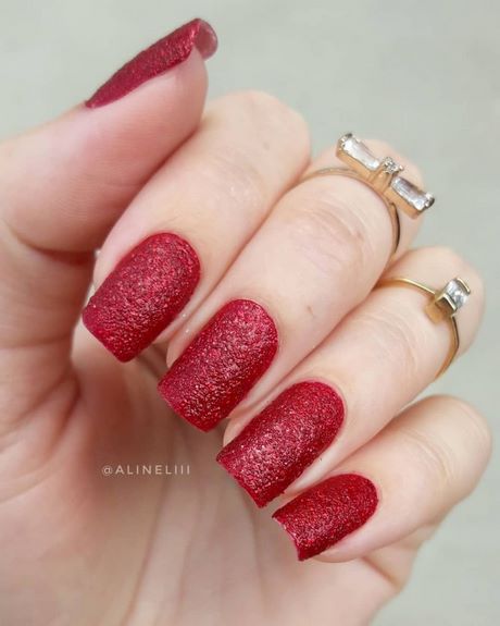 red-nail-designs-2022-99 Modele de unghii roșii 2022