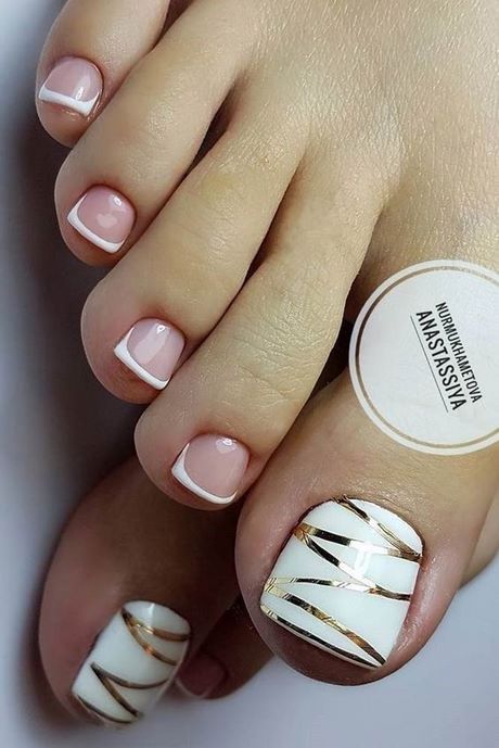 toe-nail-art-designs-2022-35_14 Modele de unghii de la picioare 2022