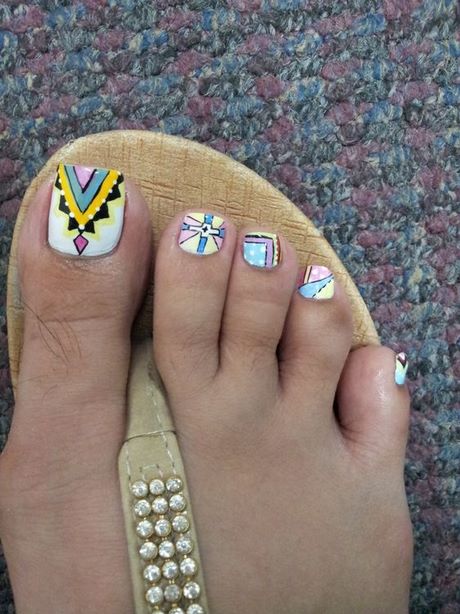 toe-nail-art-designs-2022-35_7 Modele de unghii de la picioare 2022