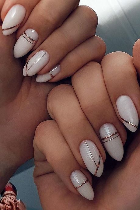white-nail-designs-2022-11_17 Modele de unghii albe 2022