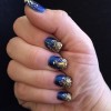 Albastru de aur nail art