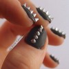 Modele de unghii de bază neagră