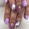 Modele de unghii violet și sclipici